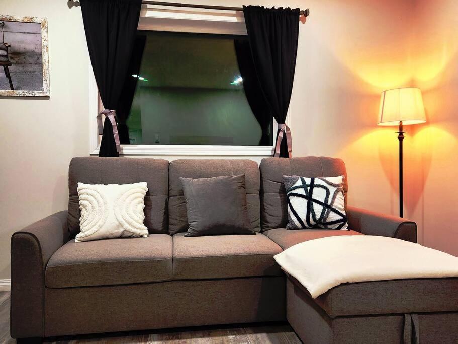Comfort First - Sleeps 6 Whitehorse Kültér fotó