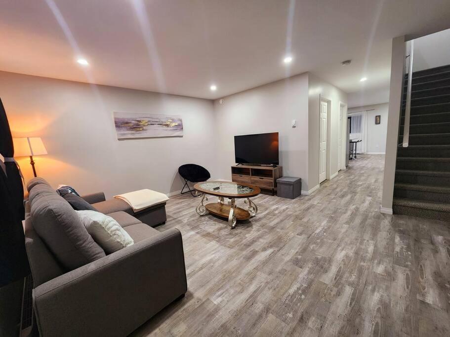 Comfort First - Sleeps 6 Whitehorse Kültér fotó