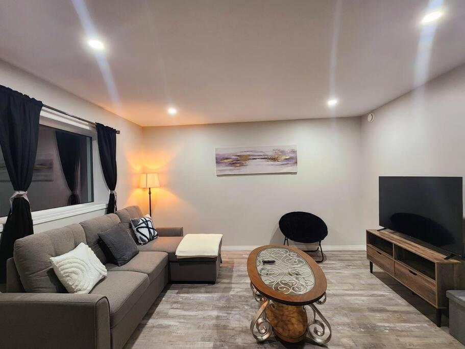 Comfort First - Sleeps 6 Whitehorse Kültér fotó